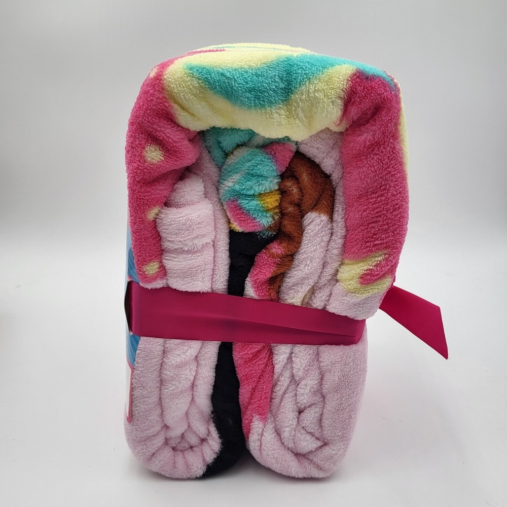 Barbie Plush Blanket 62"x90" Super Soft Ages 3+ - Picture 4 of 6